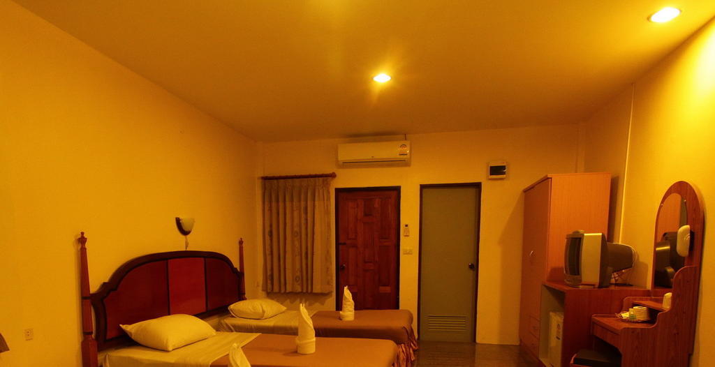 Star Light Beach Resort And Restaurant Chumphon Værelse billede