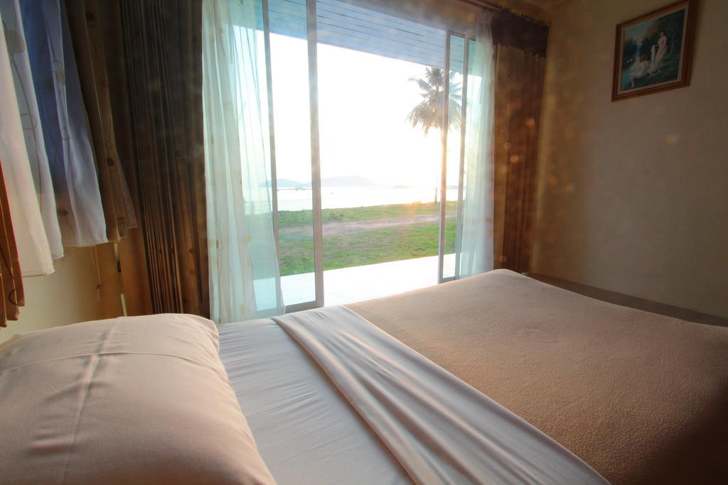 Star Light Beach Resort And Restaurant Chumphon Værelse billede