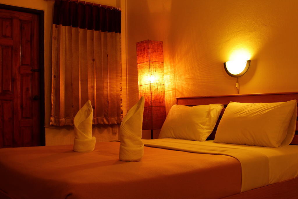 Star Light Beach Resort And Restaurant Chumphon Værelse billede
