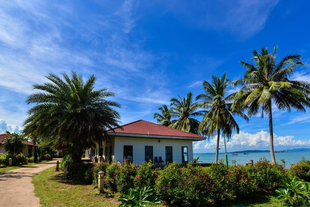 Star Light Beach Resort And Restaurant Chumphon Eksteriør billede